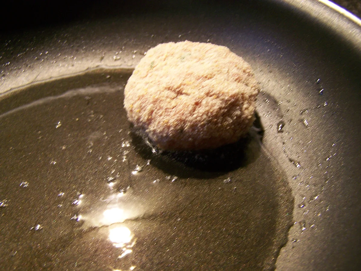 Rezept: FetaBärlauchfüllung in der Frikadelle Bild Nr. 7866 FetaBärlauchfüllung in der Frikadelle - Rezept - Bild Nr. 7866