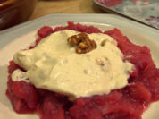 Honig-Joghurt-Halbgefrorenes mit karamellisierten Walnüssen und warmem Apfel-Zweierlei, - Rezept - Bild Nr. 2