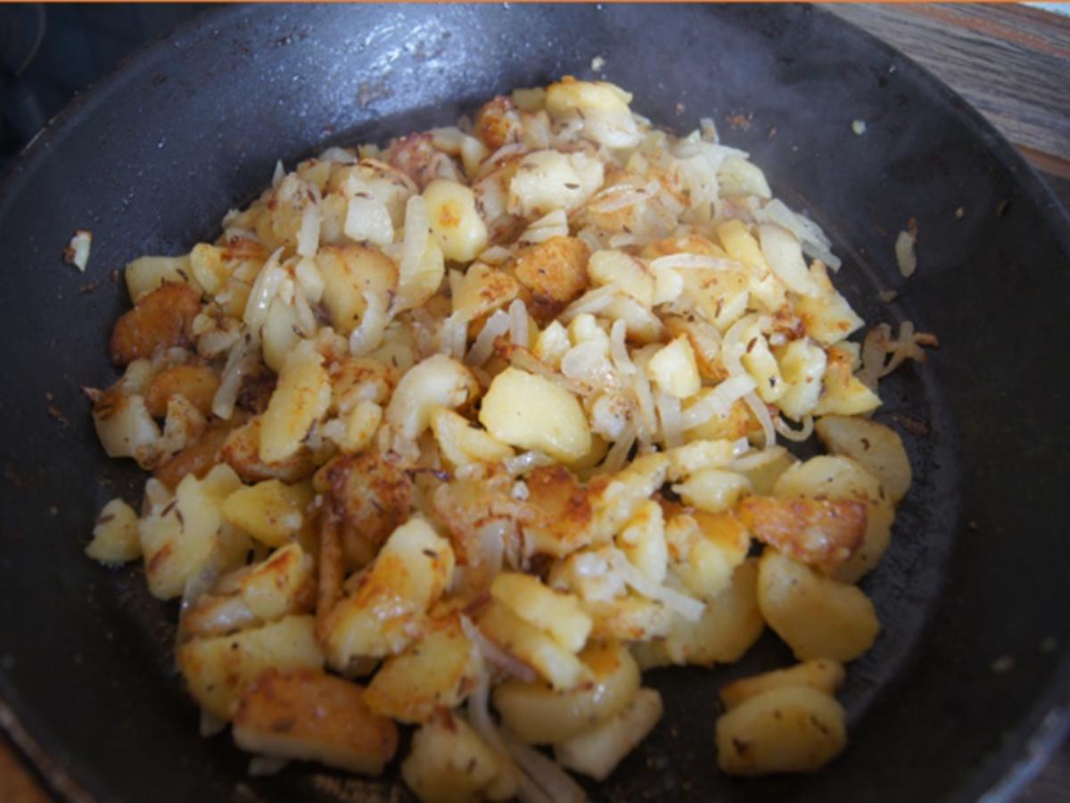 Bratheringsfilet mit Bratkartoffeln und Rote-Bete-Apfel-Salat - Rezept - Bild Nr. 7794