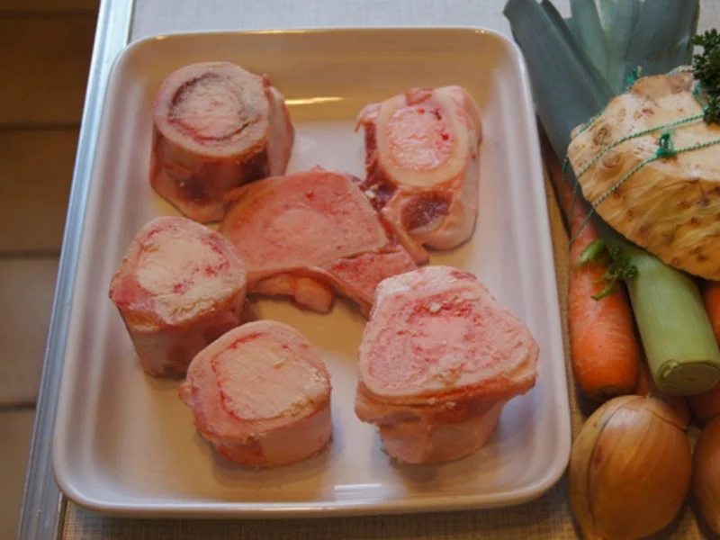 Rinder-Markknochen-Brühe - Rezept - Bild Nr. 3