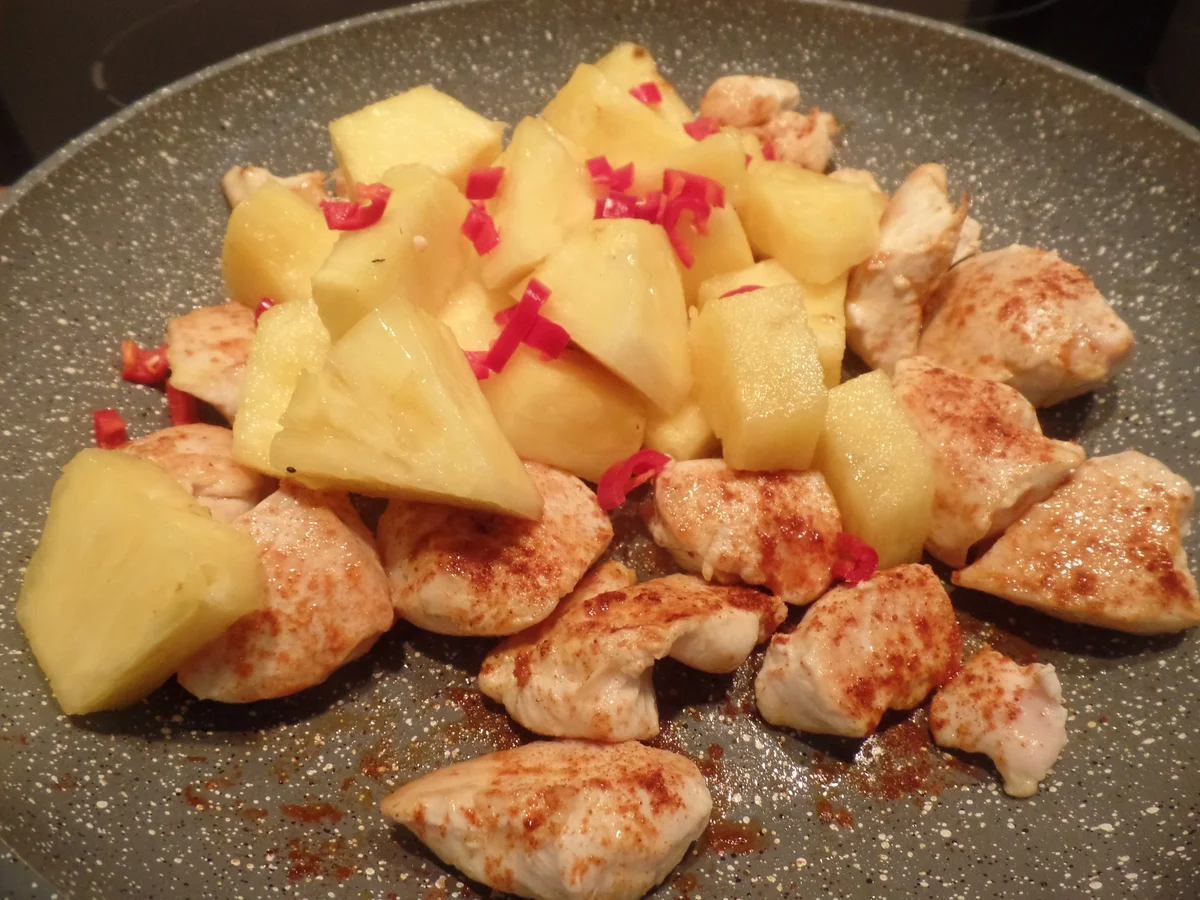 Ananashähnchen auf Quinoa-Tricolore mit Gurkensalat - Rezept - Bild Nr. 7803