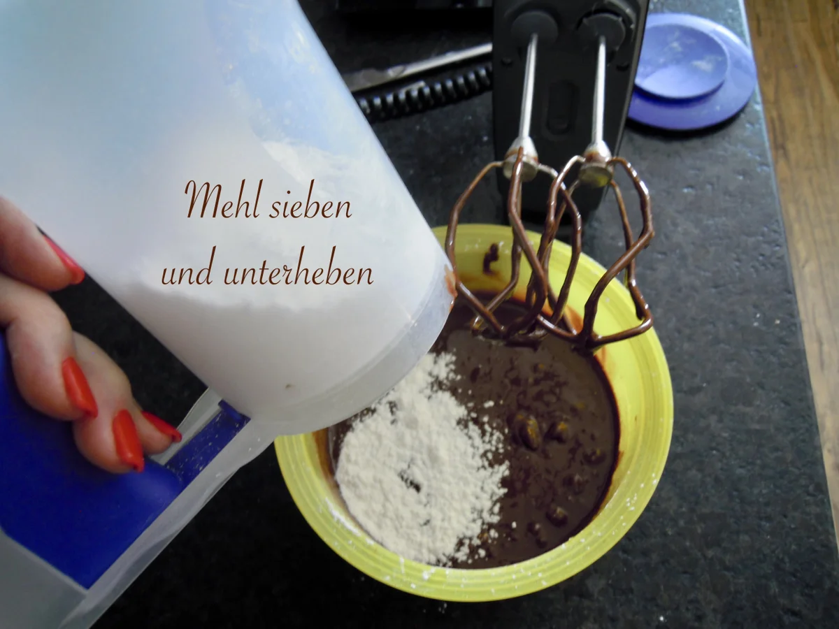 Rezept: Silvia`s blitzschnelle Schokoküchlein Bild Nr. 7812 Silvia`s blitzschnelle Schokoküchlein - Rezept - Bild Nr. 7812