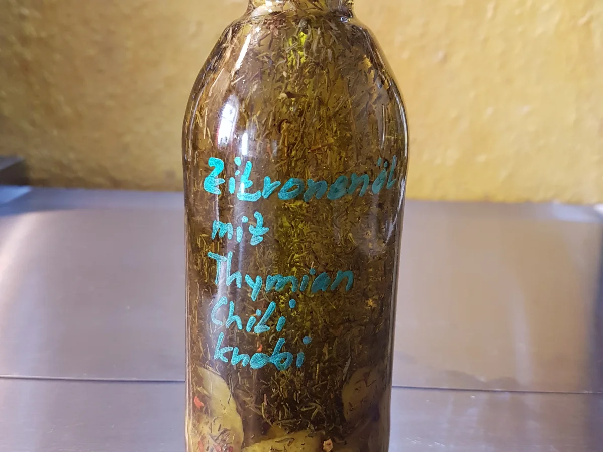 Rezept: Zitronenöl Bild Nr. 2 Zitronenöl - Rezept - Bild Nr. 2