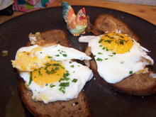 Schnelle Frühstück (geröstetes Bauernbrot mit Spiegelei ) - Rezept - Bild Nr. 7827