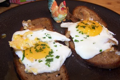 Schnelle Frühstück (geröstetes Bauernbrot mit Spiegelei ) - Rezept - Bild Nr. 7827