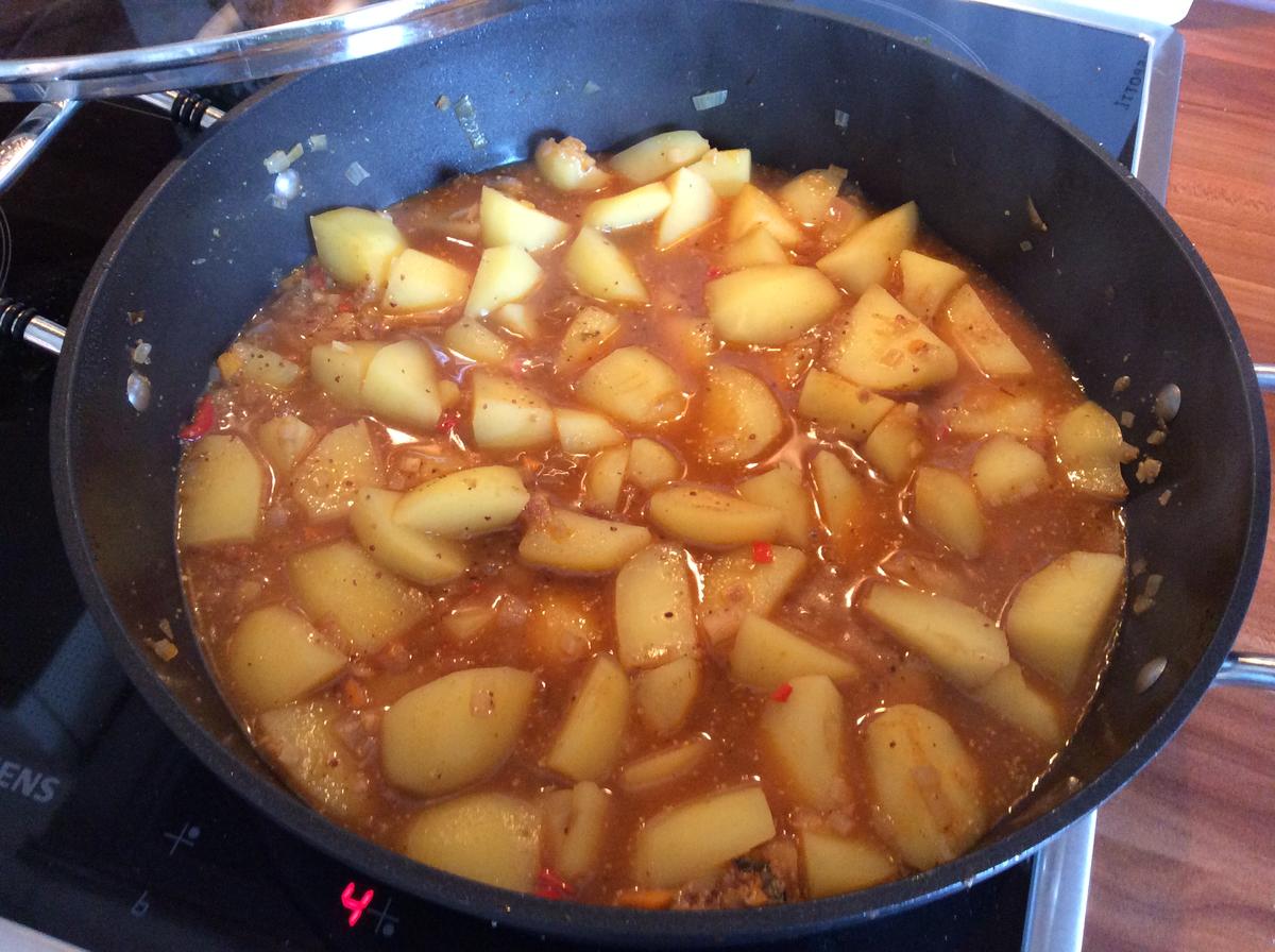 Kartoffelcurry mit frischem Spinat, leicht scharf - Rezept - Bild Nr. 7824