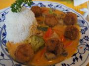 Pikante Mettbällchen mit Gemüse-Curry im Wok und Basmatireis - Rezept - Bild Nr. 7823