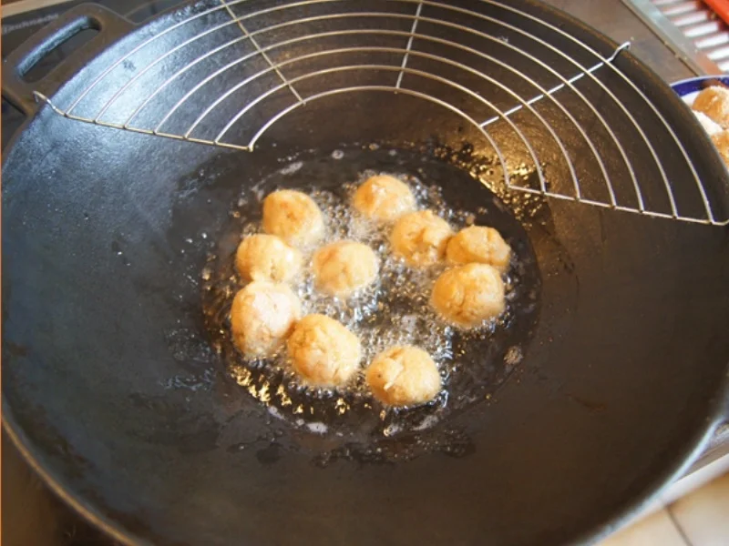 Pikante Mettbällchen mit Gemüse-Curry im Wok und Basmatireis - Rezept - Bild Nr. 7828