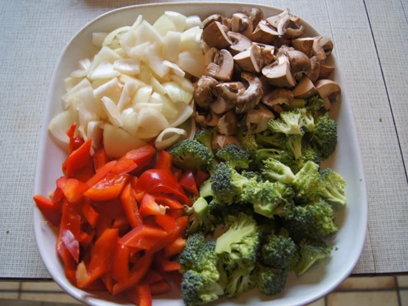 Pikante Mettbällchen mit Gemüse-Curry im Wok und Basmatireis - Rezept - Bild Nr. 7832