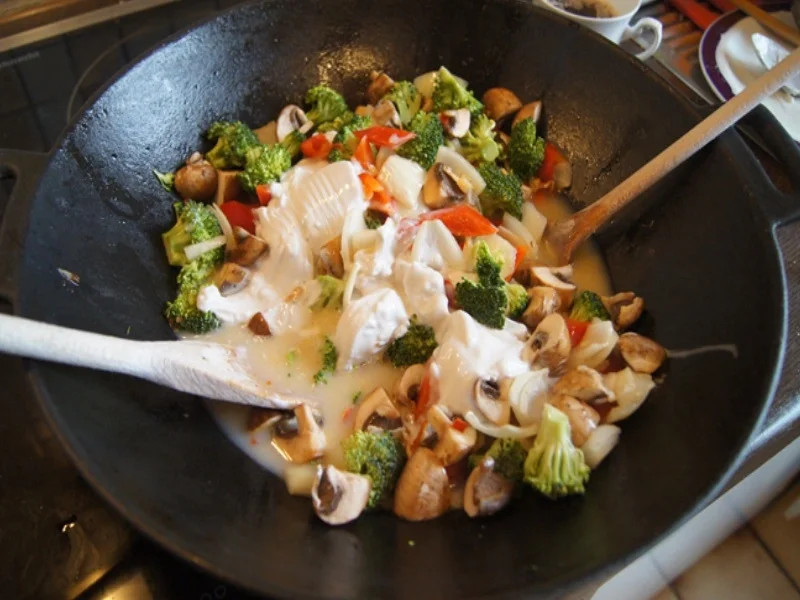 Pikante Mettbällchen mit Gemüse-Curry im Wok und Basmatireis - Rezept - Bild Nr. 7836