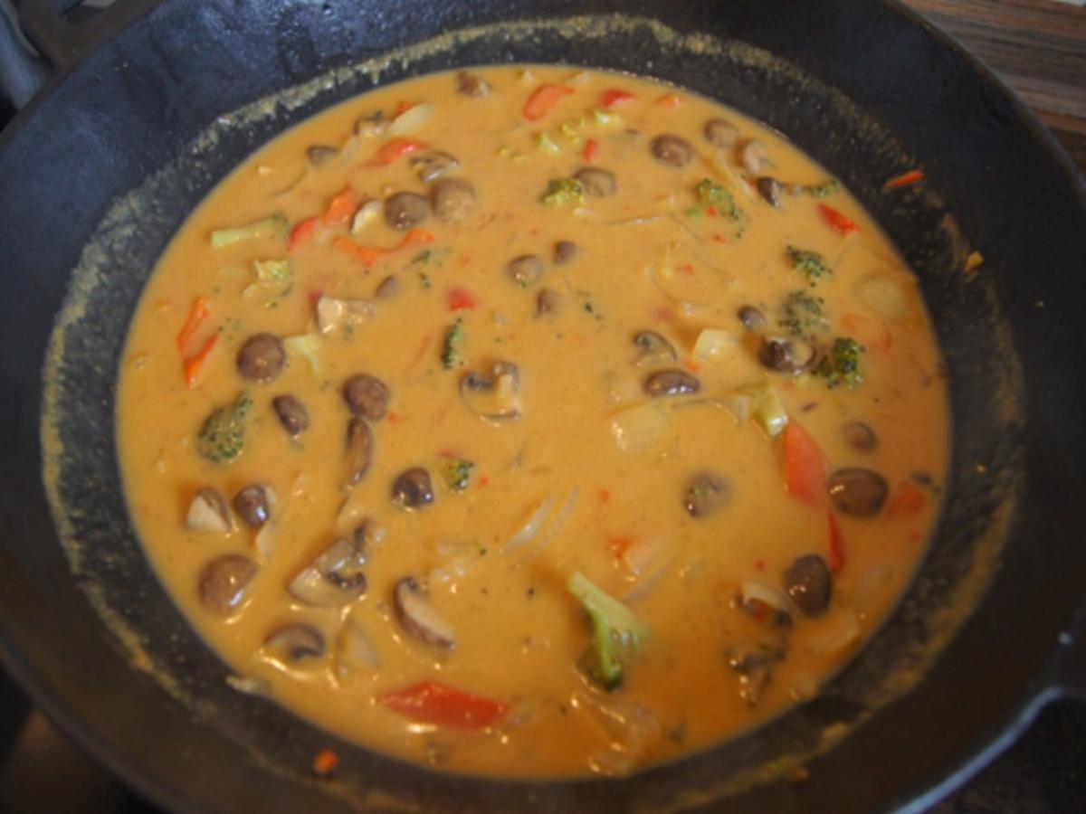 Pikante Mettbällchen mit Gemüse-Curry im Wok und Basmatireis - Rezept - Bild Nr. 7840