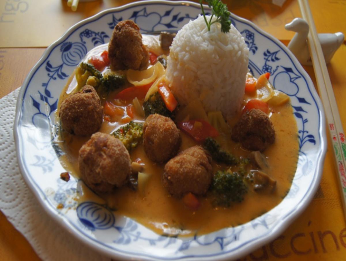 Pikante Mettbällchen mit Gemüse-Curry im Wok und Basmatireis - Rezept - Bild Nr. 7844