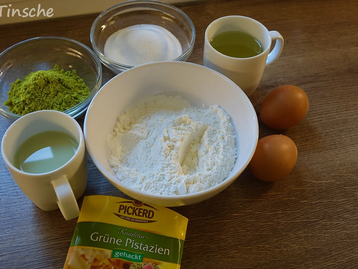 Rezept: Pistazien-Himbeer-Sahne-Torte Bild Nr. 7828 Pistazien-Himbeer-Sahne-Torte - Rezept - Bild Nr. 7828