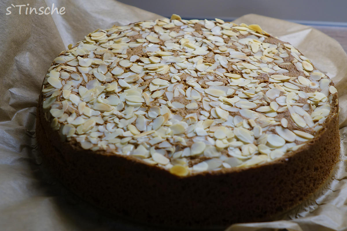 Pistazien-Himbeer-Sahne-Torte - Rezept - Bild Nr. 7839