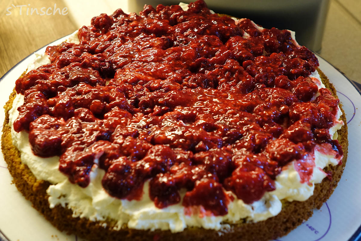 Pistazien-Himbeer-Sahne-Torte - Rezept - Bild Nr. 7855