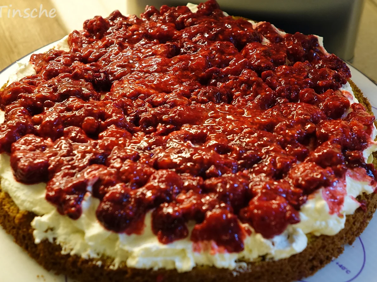 Rezept: Pistazien-Himbeer-Sahne-Torte Bild Nr. 7855 Pistazien-Himbeer-Sahne-Torte - Rezept - Bild Nr. 7855