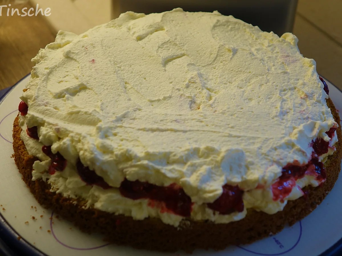 Rezept: Pistazien-Himbeer-Sahne-Torte Bild Nr. 7856 Pistazien-Himbeer-Sahne-Torte - Rezept - Bild Nr. 7856