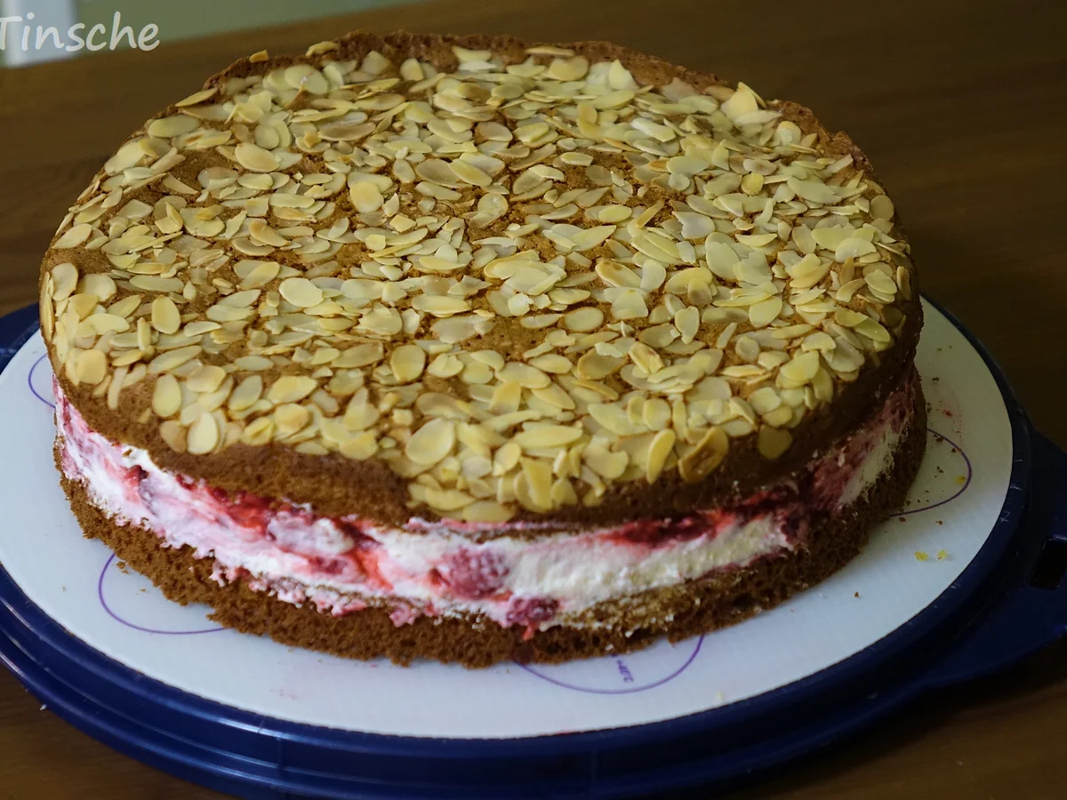 Rezept: Pistazien-Himbeer-Sahne-Torte Bild Nr. 7857 Pistazien-Himbeer-Sahne-Torte - Rezept - Bild Nr. 7857