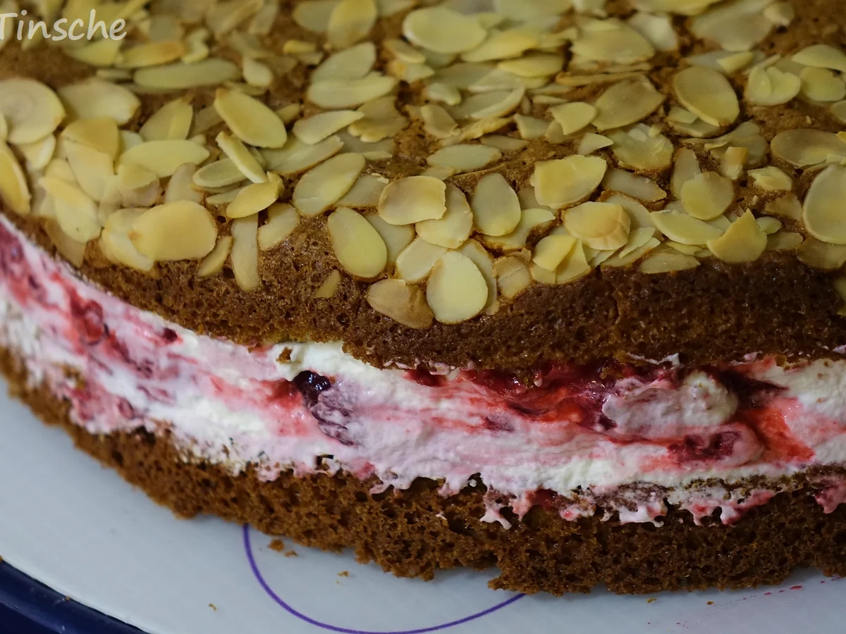 Rezept: Pistazien-Himbeer-Sahne-Torte Bild Nr. 7859 Pistazien-Himbeer-Sahne-Torte - Rezept - Bild Nr. 7859