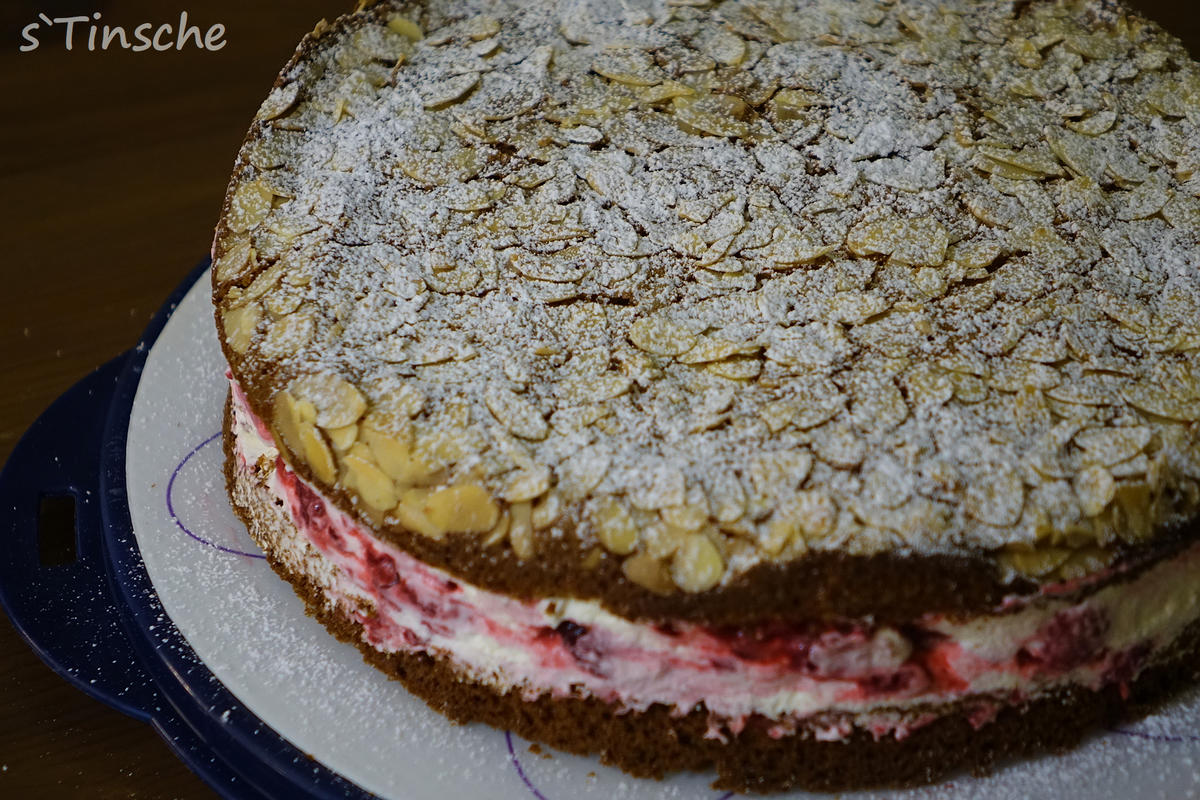 Pistazien-Himbeer-Sahne-Torte - Rezept - Bild Nr. 7860