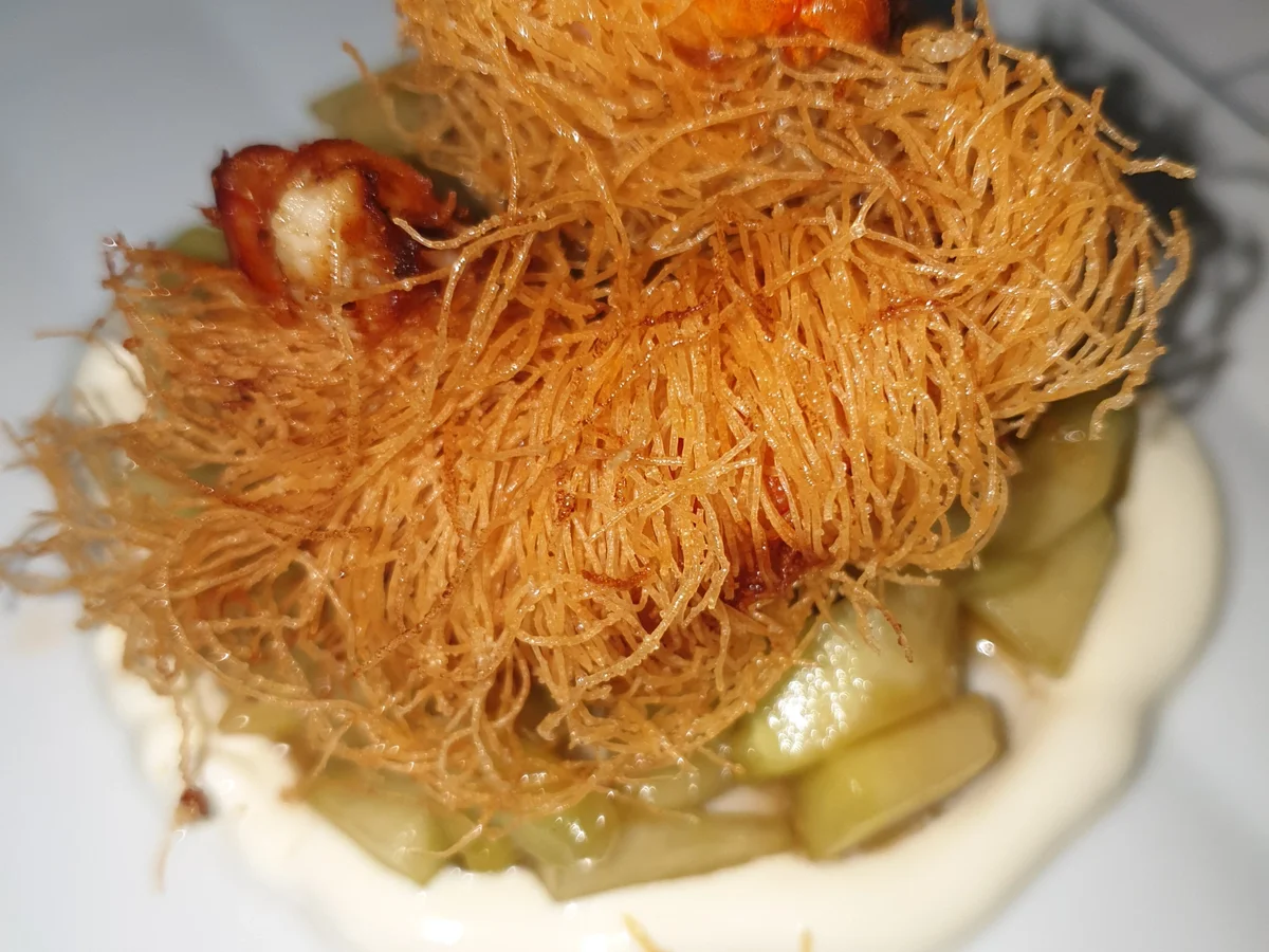 Rezept: Croustillant von der Garnele auf Gurke asiatisch mit Yuzusauerrahm Bild Nr. 2 Croustillant von der Garnele auf Gurke asiatisch mit Yuzusauerrahm - Rezept - Bild Nr. 2