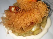 Croustillant von der Garnele auf Gurke asiatisch mit Yuzusauerrahm - Rezept - Bild Nr. 2