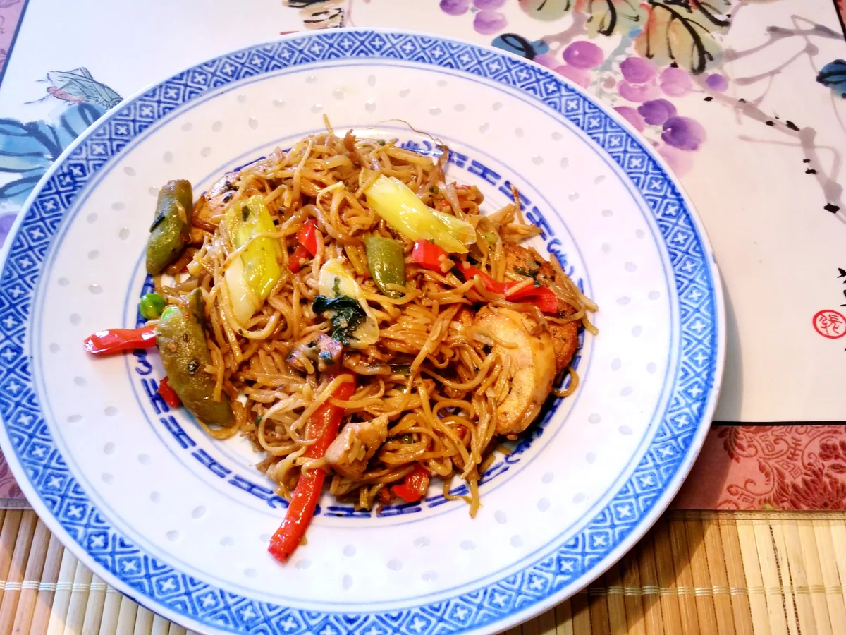 Gebratene Nudeln mit Hähnchenbrust - Rezept - Bild Nr. 8