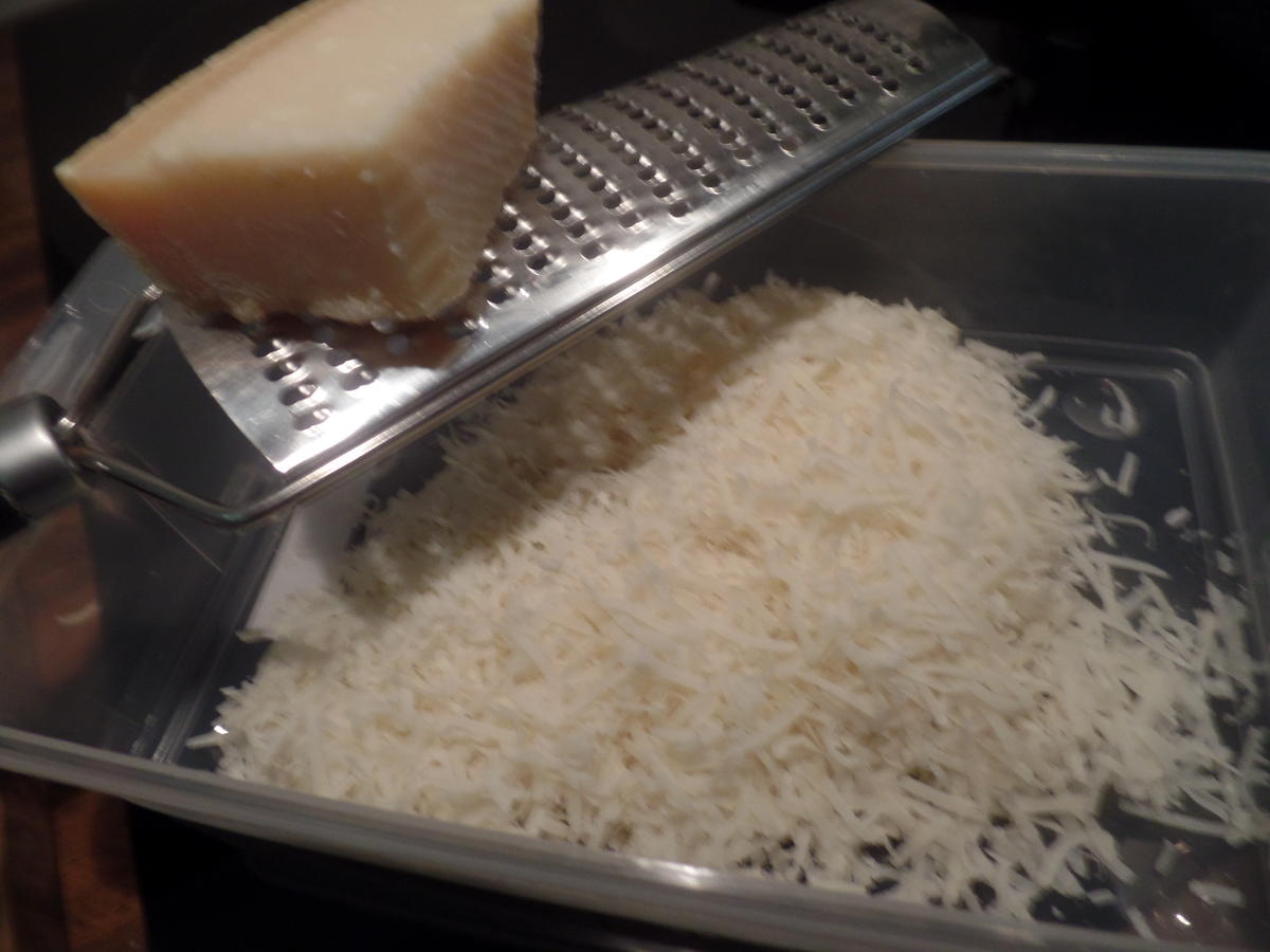 Zucchini-Käse-Waffeln mit Spiegelei und Spinat - Rezept - Bild Nr. 7834