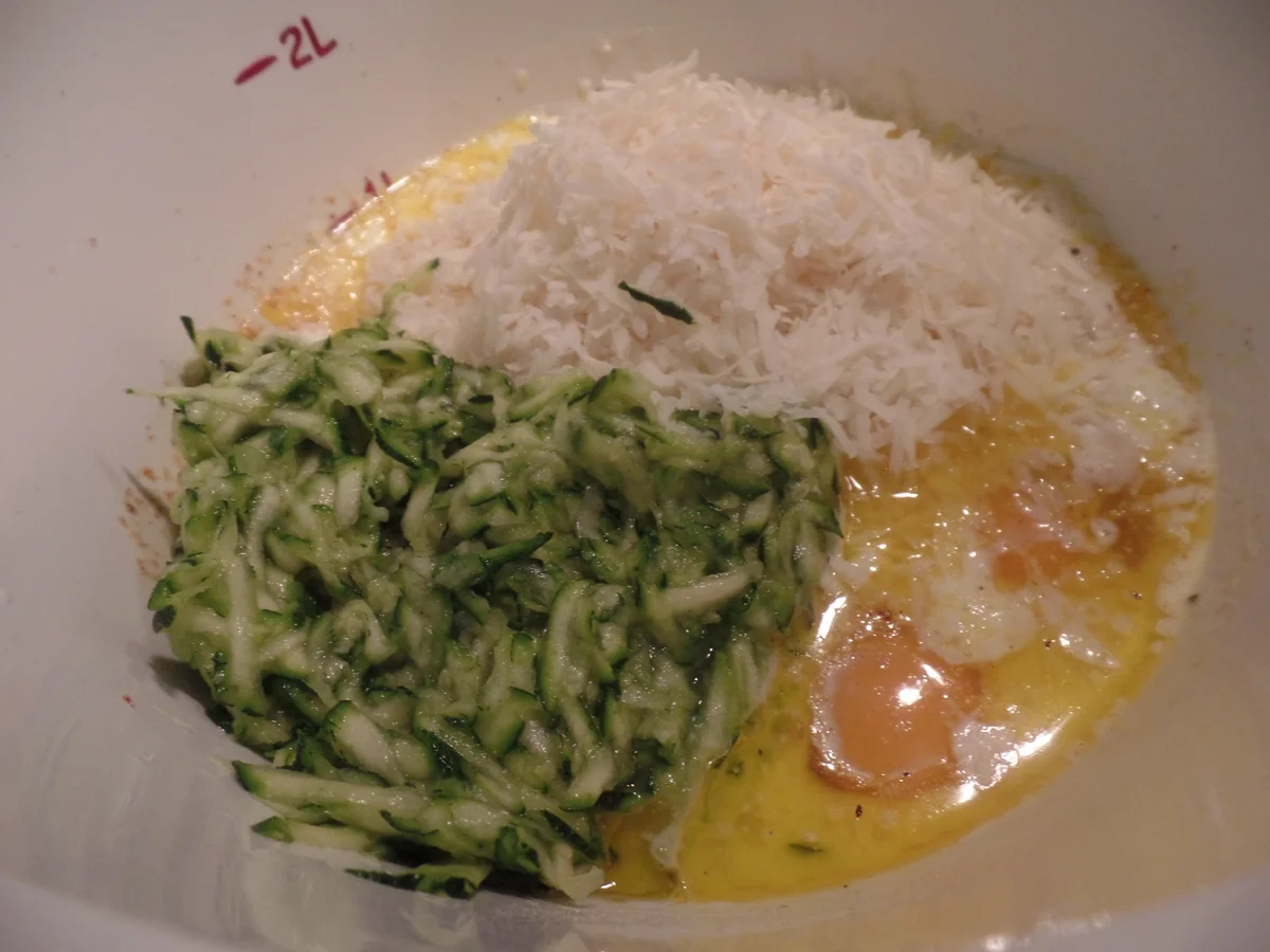 Rezept: Zucchini-Käse-Waffeln mit Spiegelei und Spinat Bild Nr. 7835 Zucchini-Käse-Waffeln mit Spiegelei und Spinat - Rezept - Bild Nr. 7835