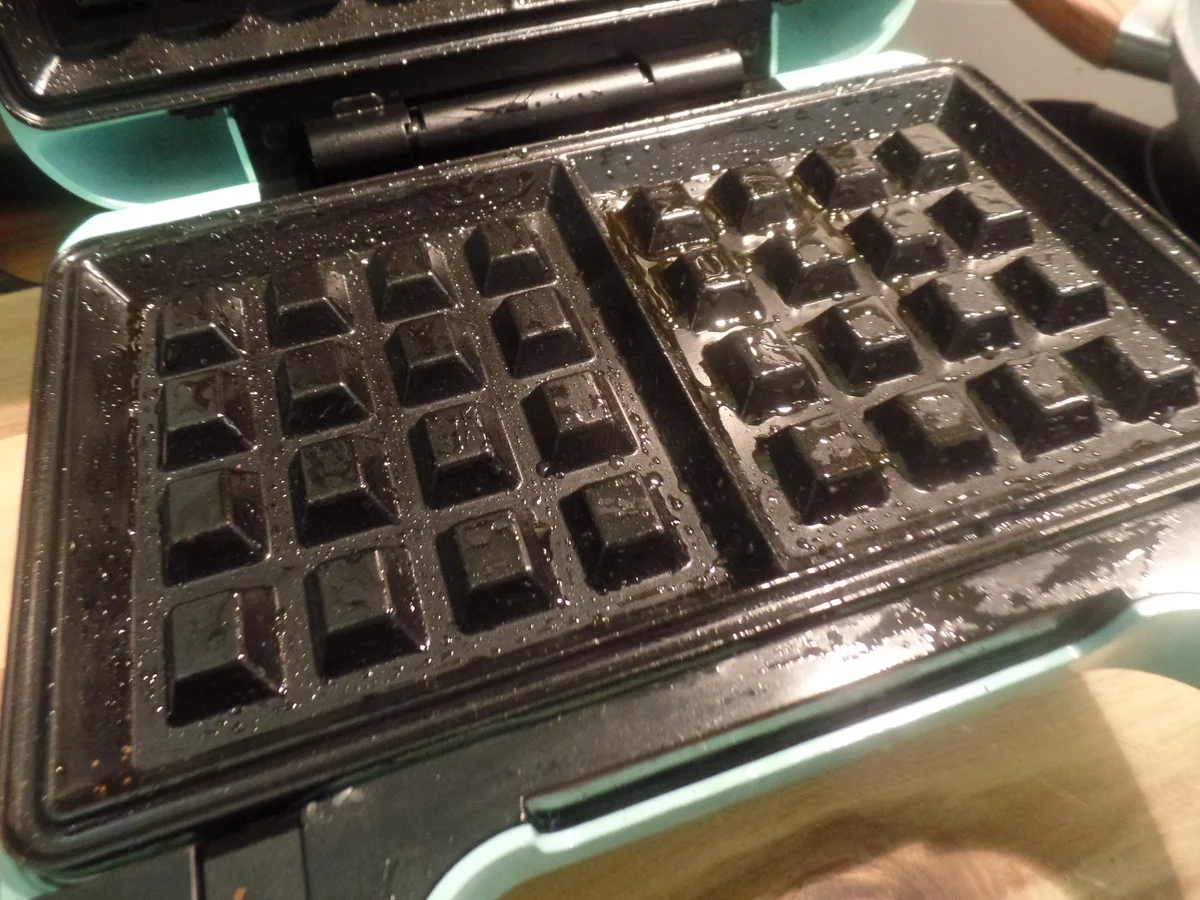 Rezept: Zucchini-Käse-Waffeln mit Spiegelei und Spinat Bild Nr. 7838 Zucchini-Käse-Waffeln mit Spiegelei und Spinat - Rezept - Bild Nr. 7838