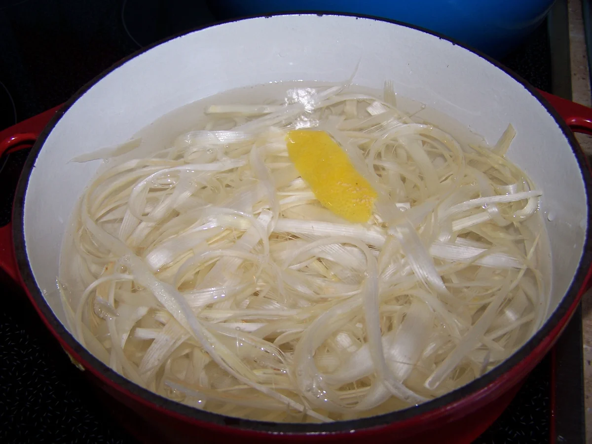 Rezept: Ein Spargelsüppchen mal etwas anders Bild Nr. 7829 Ein Spargelsüppchen mal etwas anders - Rezept - Bild Nr. 7829