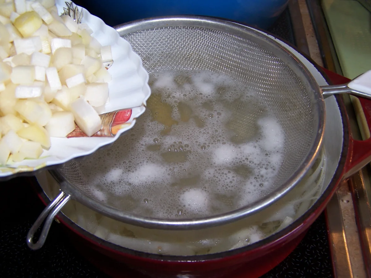 Rezept: Ein Spargelsüppchen mal etwas anders Bild Nr. 7831 Ein Spargelsüppchen mal etwas anders - Rezept - Bild Nr. 7831