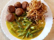 Grüner Spargel in Safran-Soße mit Kartoffelstroh - Rezept - Bild Nr. 7828