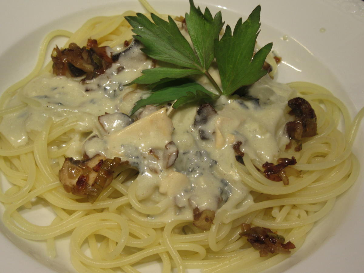Pasta: Spaghetti mit Champignonragout und Käsesoße "Quadro Formaggi" - Rezept - Bild Nr. 7828