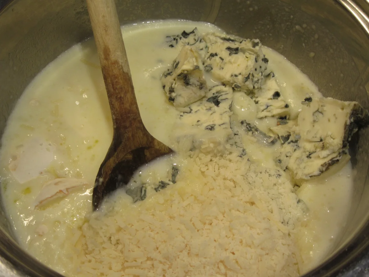 Pasta: Spaghetti mit Champignonragout und Käsesoße "Quadro Formaggi" - Rezept - Bild Nr. 7831