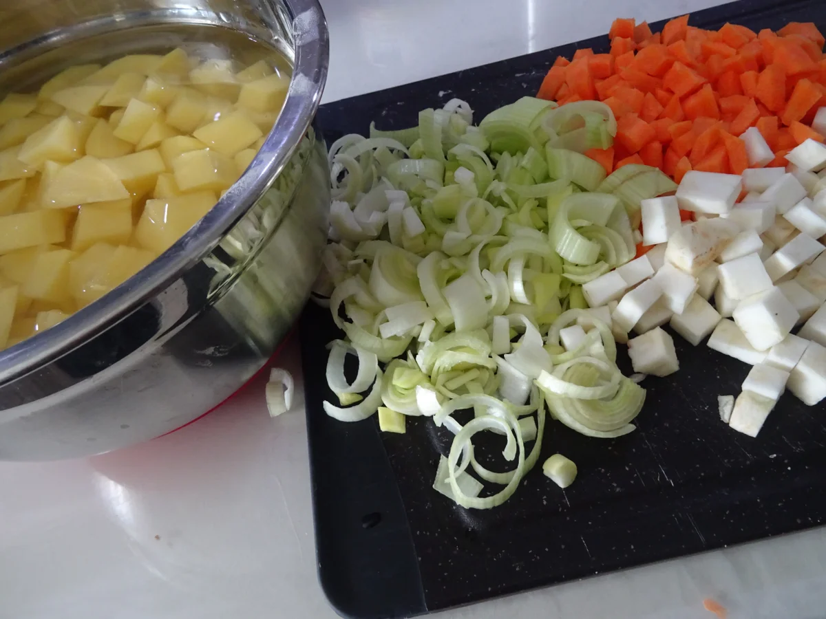 Rezept: Kartoffel-Käse-Cremesuppe mit Einlage Bild Nr. 7836 Kartoffel-Käse-Cremesuppe mit Einlage - Rezept - Bild Nr. 7836