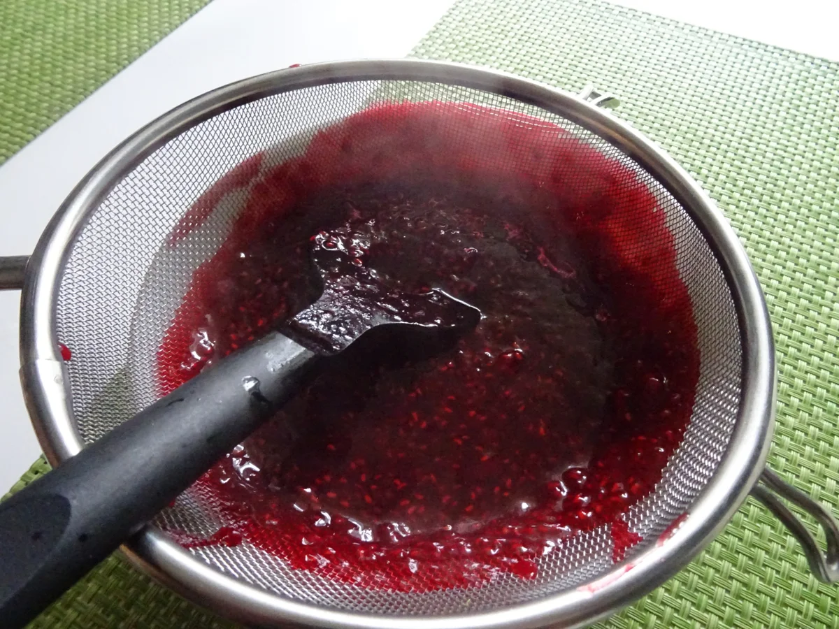 Griesflammerie mit Himbeer-Ragout - Rezept - Bild Nr. 7840