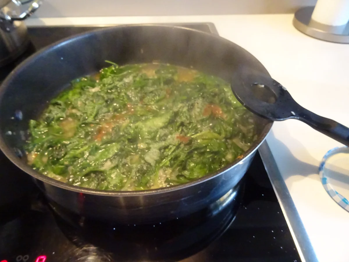 Rezept: Spinat-Risotto mit pochiertem Ei, Kartoffelschaum und Bacon-Crunch Bild Nr. 7844 Spinat-Risotto mit pochiertem Ei, Kartoffelschaum und Bacon-Crunch - Rezept - Bild Nr. 7844