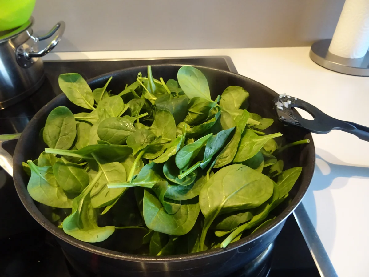 Rezept: Spinat-Risotto mit pochiertem Ei, Kartoffelschaum und Bacon-Crunch Bild Nr. 7845 Spinat-Risotto mit pochiertem Ei, Kartoffelschaum und Bacon-Crunch - Rezept - Bild Nr. 7845