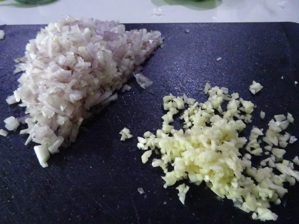 Rezept: Spinat-Risotto mit pochiertem Ei, Kartoffelschaum und Bacon-Crunch Bild Nr. 7847 Spinat-Risotto mit pochiertem Ei, Kartoffelschaum und Bacon-Crunch - Rezept - Bild Nr. 7847