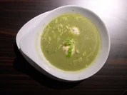 Erbsen-Kopfsalatsuppe mit Kresse-Quark-Nocken - Rezept