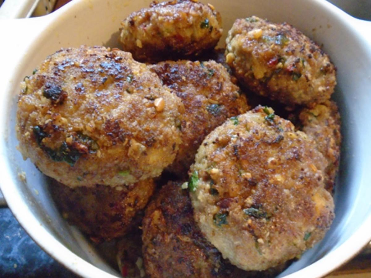 Herzhafte Rindfleischbuletten mit Champignons - einfach - von MausVoh