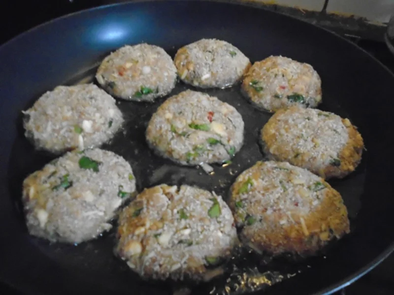 Herzhafte Rindfleischbuletten mit Champignons - Rezept - Bild Nr. 12