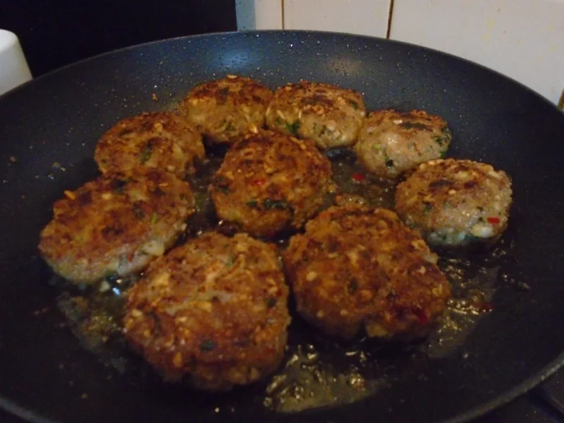 Herzhafte Rindfleischbuletten mit Champignons - Rezept - Bild Nr. 13