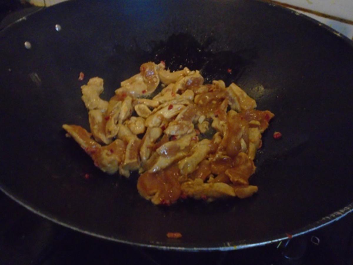 Rotes Thai Curry im Wok - Rezept - Bild Nr. 7883