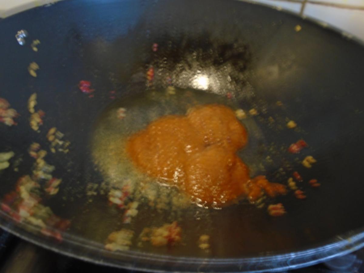 Rotes Thai Curry im Wok - Rezept - Bild Nr. 7885