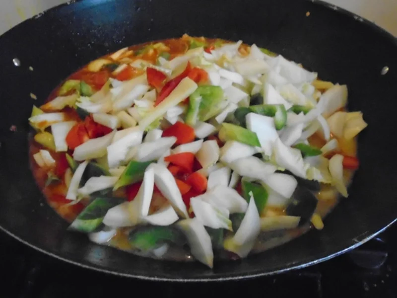 Rotes Thai Curry im Wok - Rezept - Bild Nr. 7887