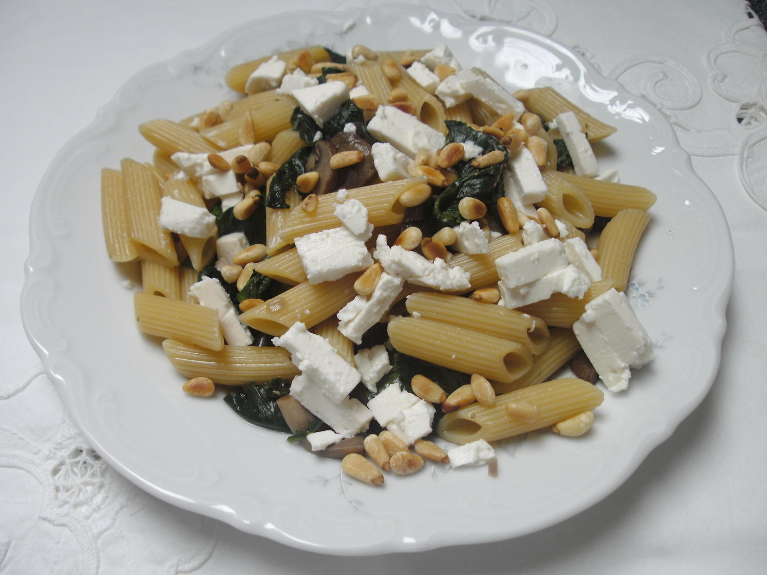 Pasta mit Champignon und Spinat - Rezept - kochbar.de