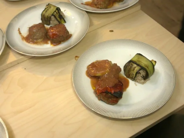 Köfte mit Tomaten-Rotwein-Sauce - Rezept - Bild Nr. 2