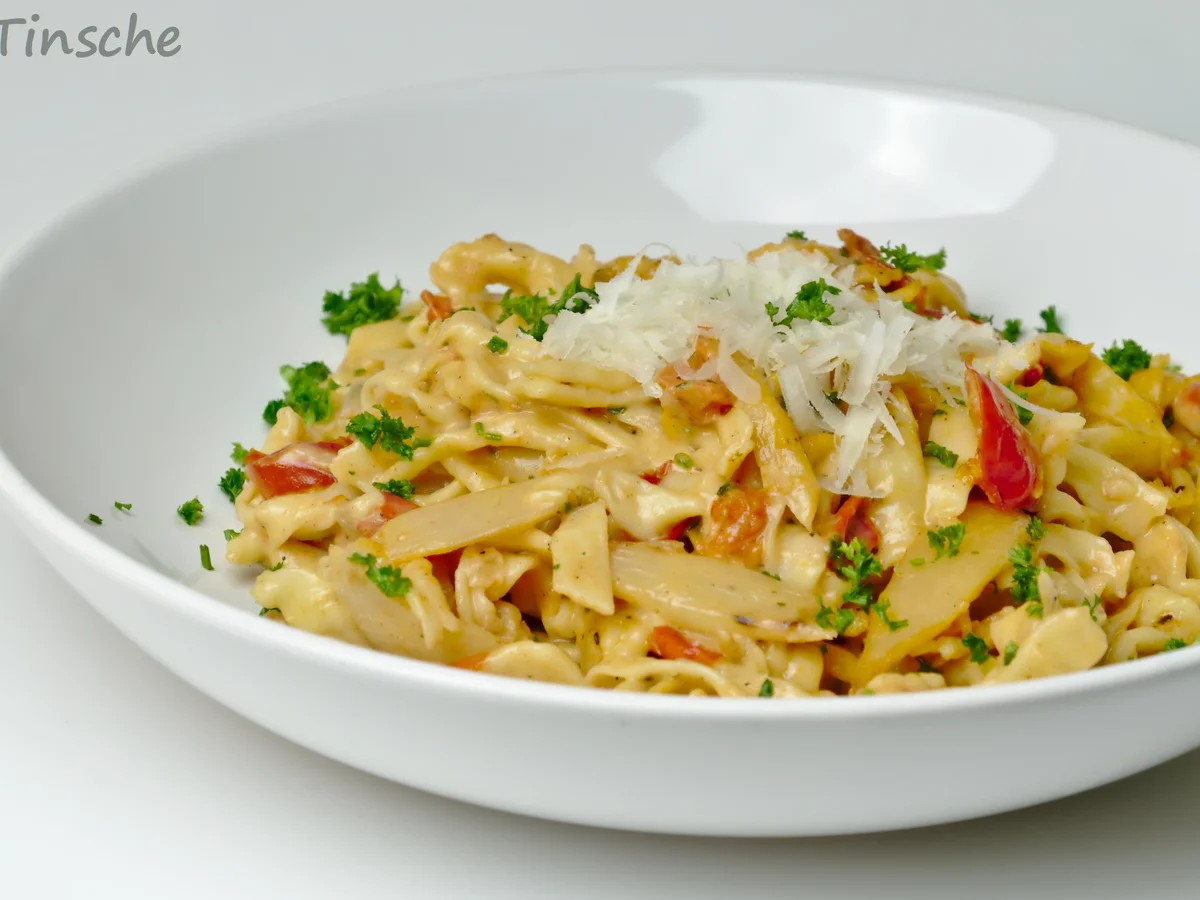 Rezept: Spargel-Tomaten-Dinkel-Tagliatelle Bild Nr. 6 Spargel-Tomaten-Dinkel-Tagliatelle - Rezept - Bild Nr. 6